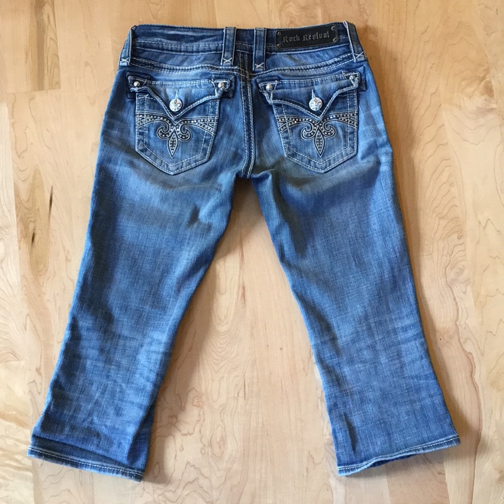 ROCK REVIVAL | Sara Capri Jeans Rhinestone Embellished